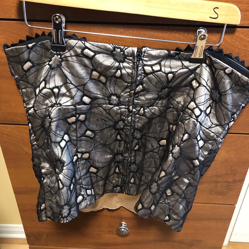 Black Lace Strapless bustier mesh floral top - Picture 6 of 13
